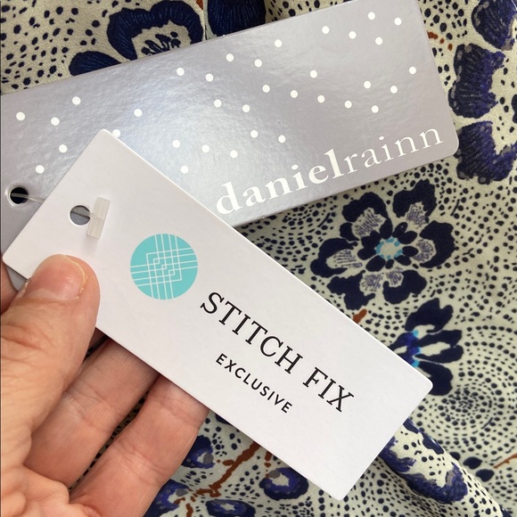 Daniel Rainn Jinnie Zipper Detail Blouse Size S Blue Floral Roomy Career Casual - Picture 15 of 15